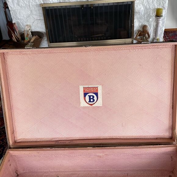 Vintage Hand Painted “Teddy Bear Collector” Large Suitcase - Picture 15 of 15